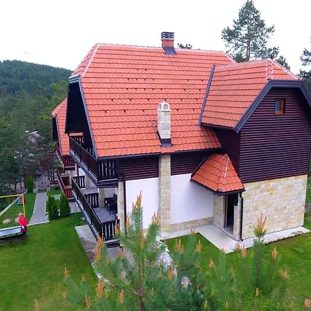 Tara Malesevic - 1 *