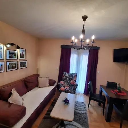 Tara Malesevic - 1 Kaludjerske Bare