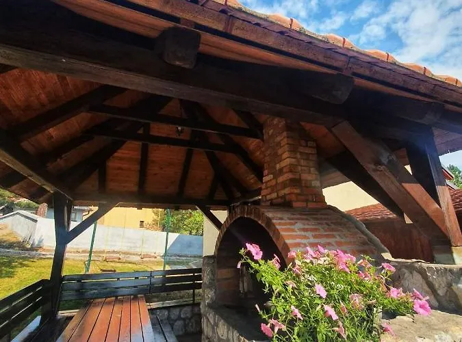 Tara Malesevic - 1 Apartment Kaludjerske Bare