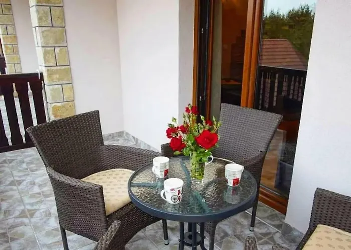 Tara Malesevic - 1 Apartment Kaludjerske Bare